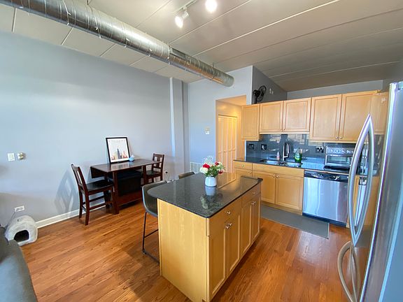 3rd image of 839 S Western Ave #208