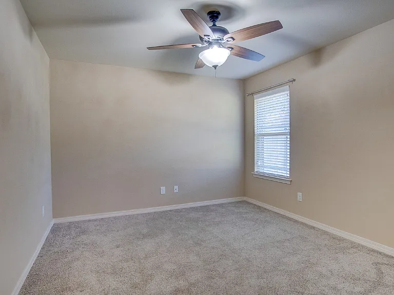 5485 Tucker Cir — Photo 29