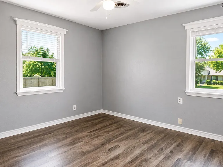 4621 Langford Ln — Photo 18