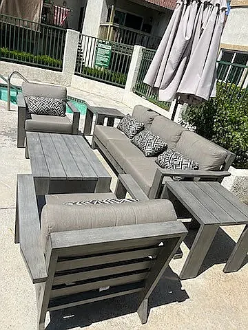Sitting area in the pool area