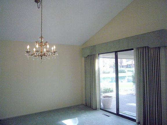 5th image of 1815 E Rockwood Blvd