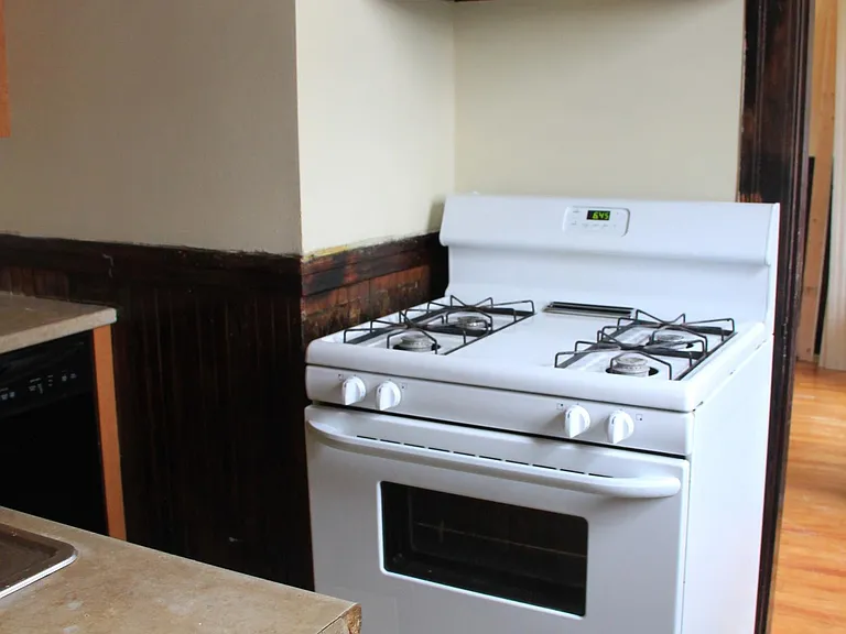 121 Illinois St #2 — Photo 13
