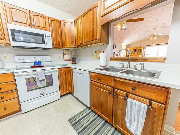 4th image of 10866 Golden Harvest Way