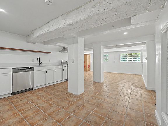 5th image of 8 Saint Margaret St APT B