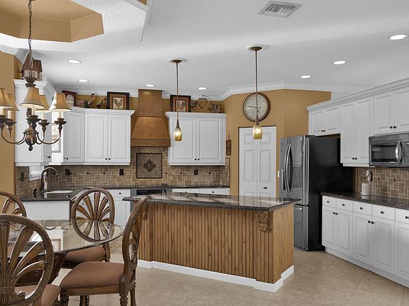 5th image of 101 Chestnut Ct