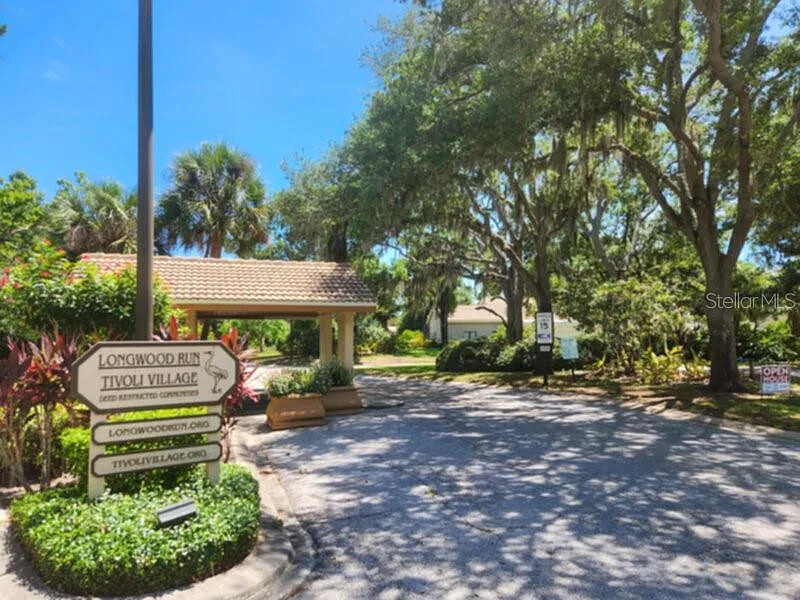 4 bed, 3.0 bath, 2296 sqft, $3,750 — Photo 4