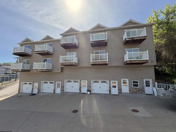 111 Lira Ln, Morgantown, WV 26505
