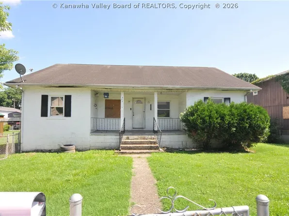 308 95th St, Marmet, WV 25315