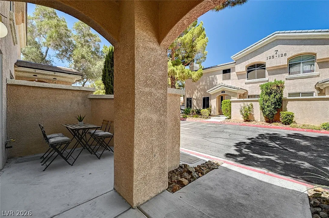 2 bed, 2.5 bath, 1172 sqft, $2,250 — Photo 4