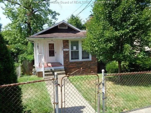 1607 Red Oak St, Charleston, WV 25387