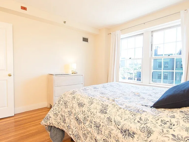 534 Beacon St #803 — Photo 4
