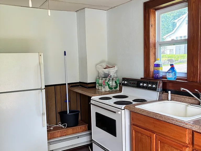 11 Eleanor Dr — Photo 7