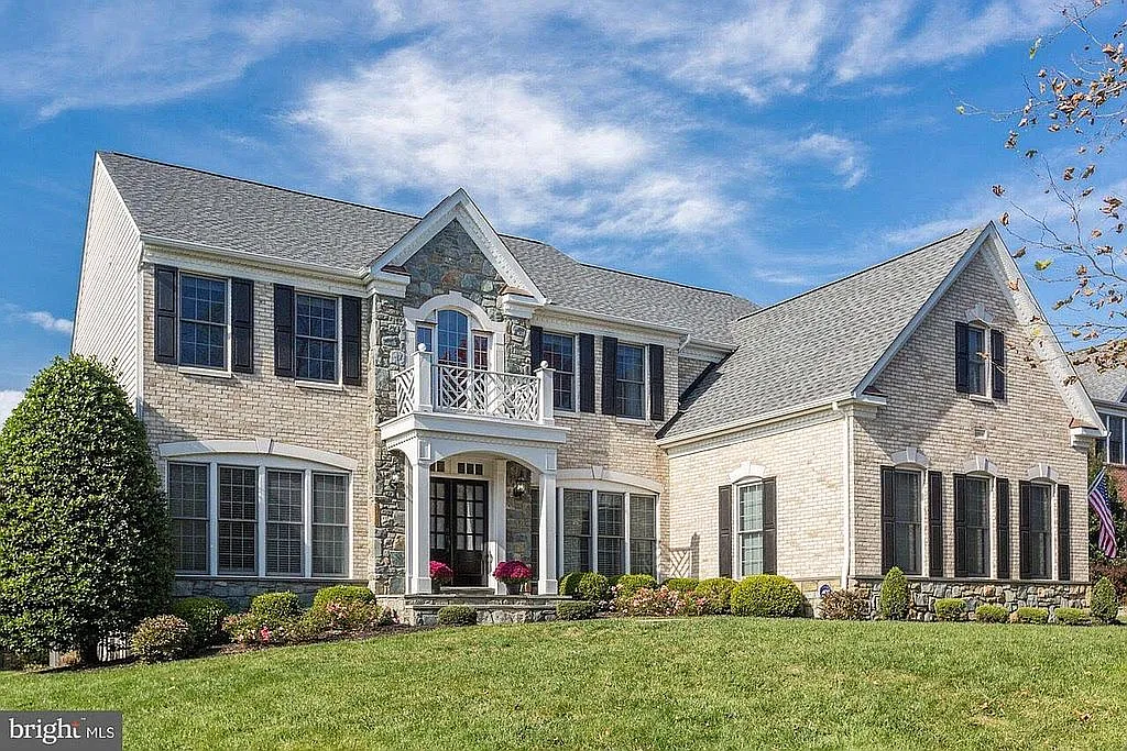 22531 Forest Manor Dr photo 1