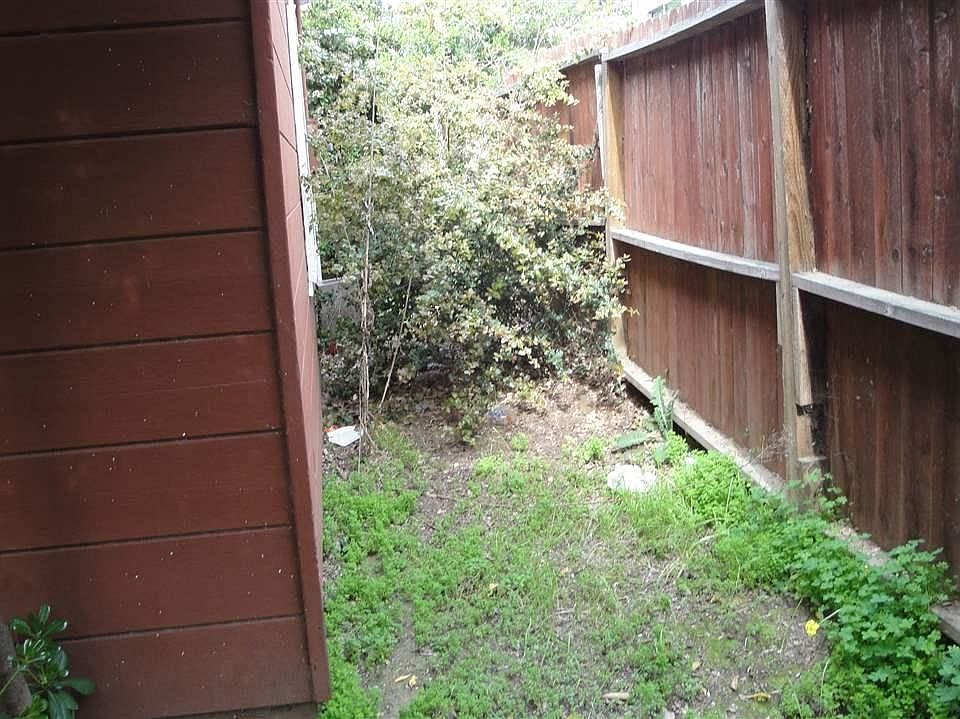 2nd image of 1009 W 7th St