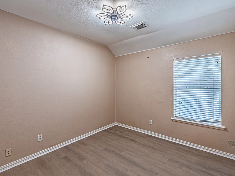 464 Bass Rd — Photo 16