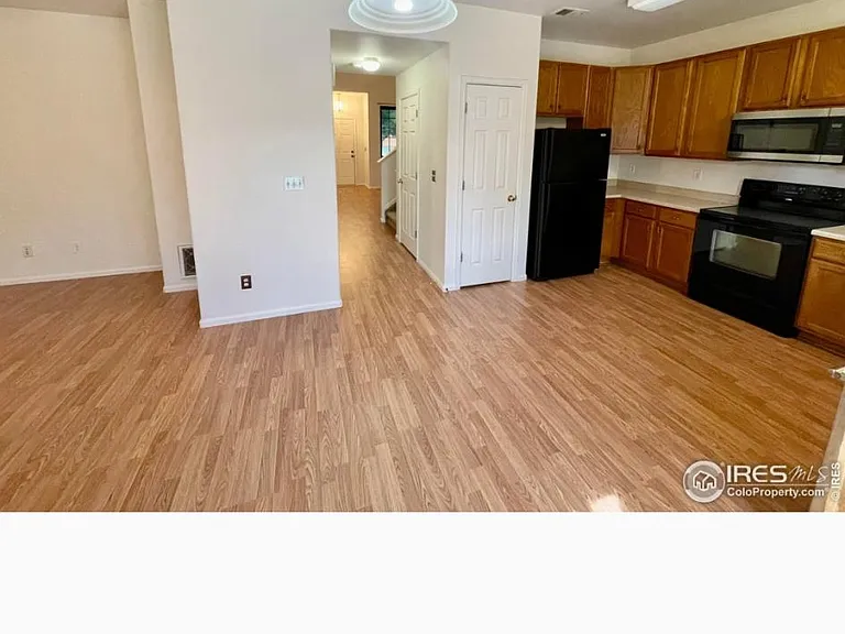440 Andrew Dr — Photo 1