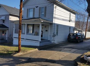 213 6th Ave, Hinton, WV