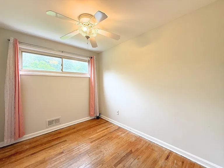 12915 Grenoble Dr — Photo 10