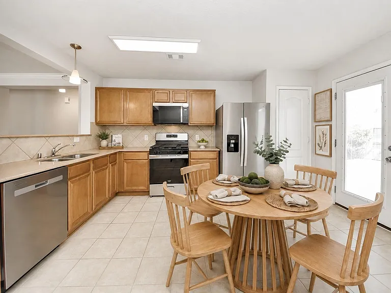 2930 Ribbon Creek Way — Photo 5