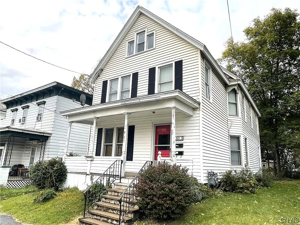 517 Floyd Ave photo 1