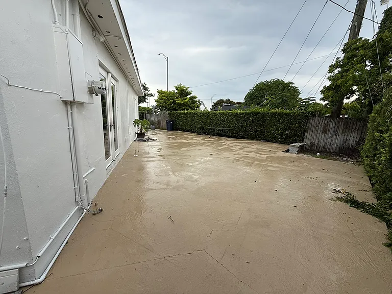 SW 96th Ave — Photo 44