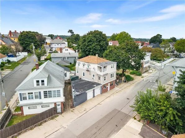 83 Terrace Ave, Providence, RI 02909