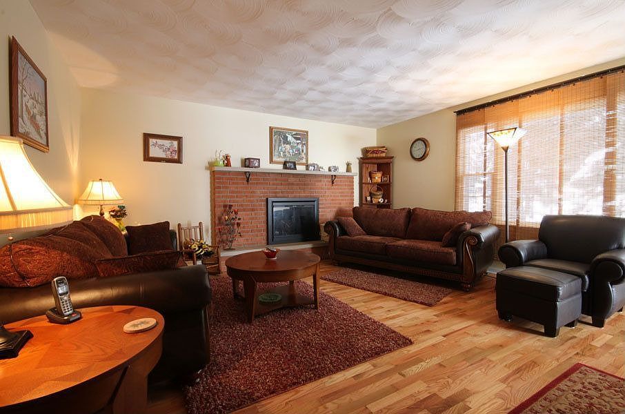 1st image of 406 Grovewood Dr