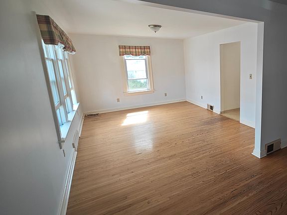 5th image of 37 Vegola Ave