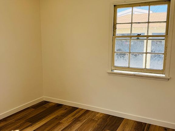 4th image of 8257-8259 S Crenshaw Blvd #206