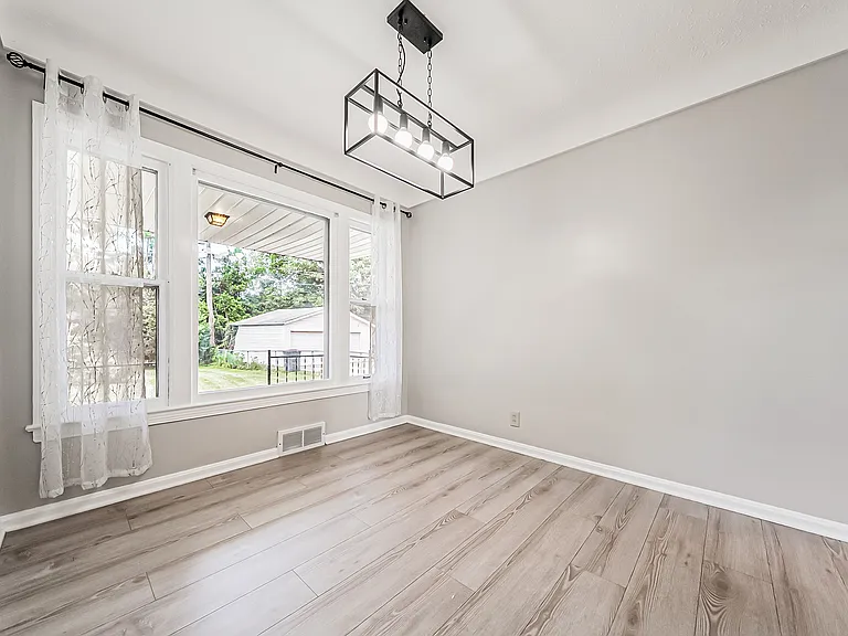 24111 Edgehill Dr — Photo 10