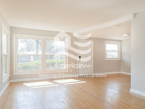 789701_003_wm_-_living_room_13605688.jpg