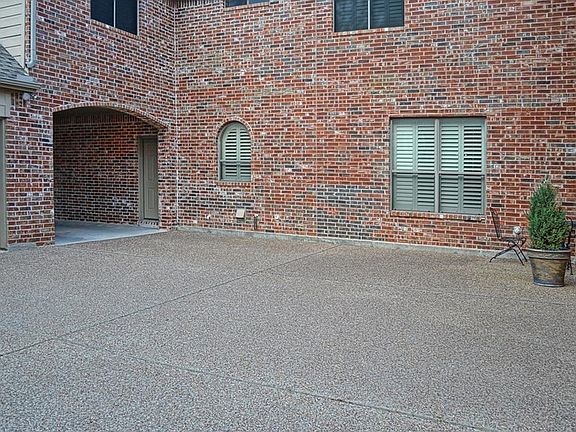 3rd image of 1210 Monticello Dr