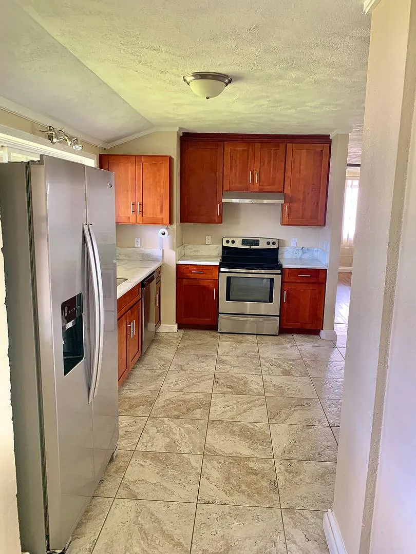 Charming 3 Bedroom / 2 Bath House in Kahului! — Photo 3