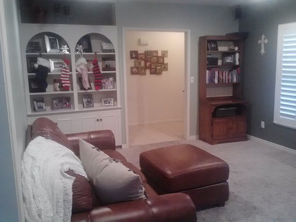 Living room w/built-in 