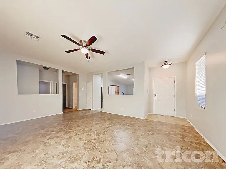 45209 W Miraflores St — Photo 2