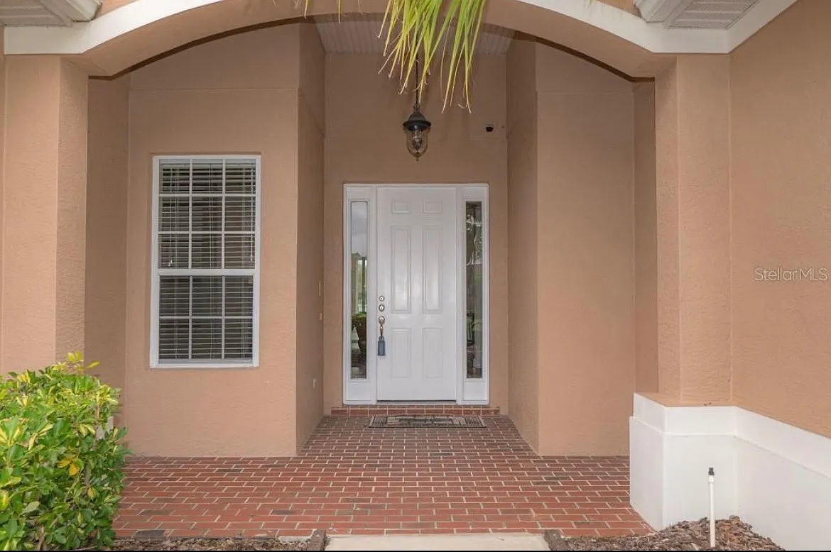 Photo 2 of 19 - 7624 Drayton Cir - Bradenton, FL Building Photo - 7624 Drayton Cir