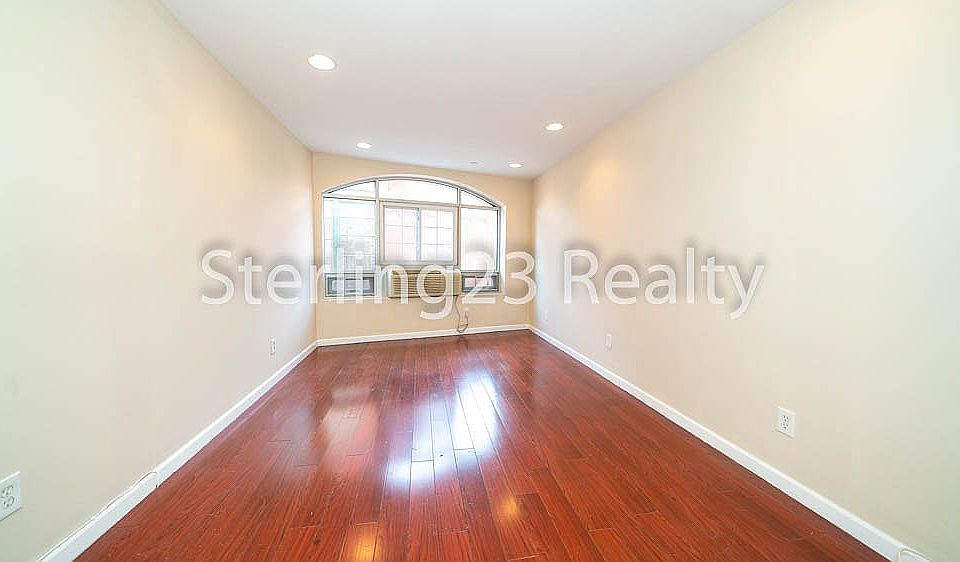 1st image of 2716 12th St APT 1A