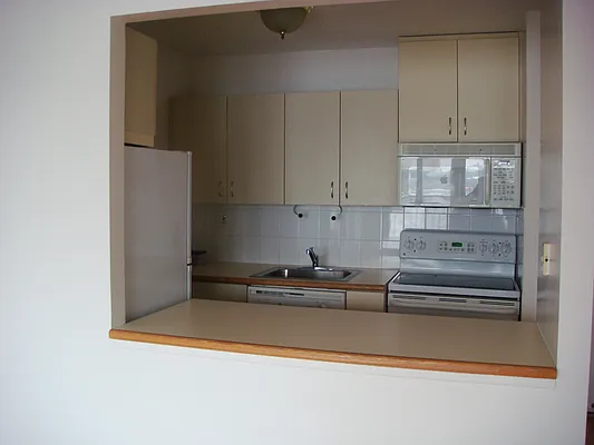 Rented by Avanguard Realty Corp | media 36