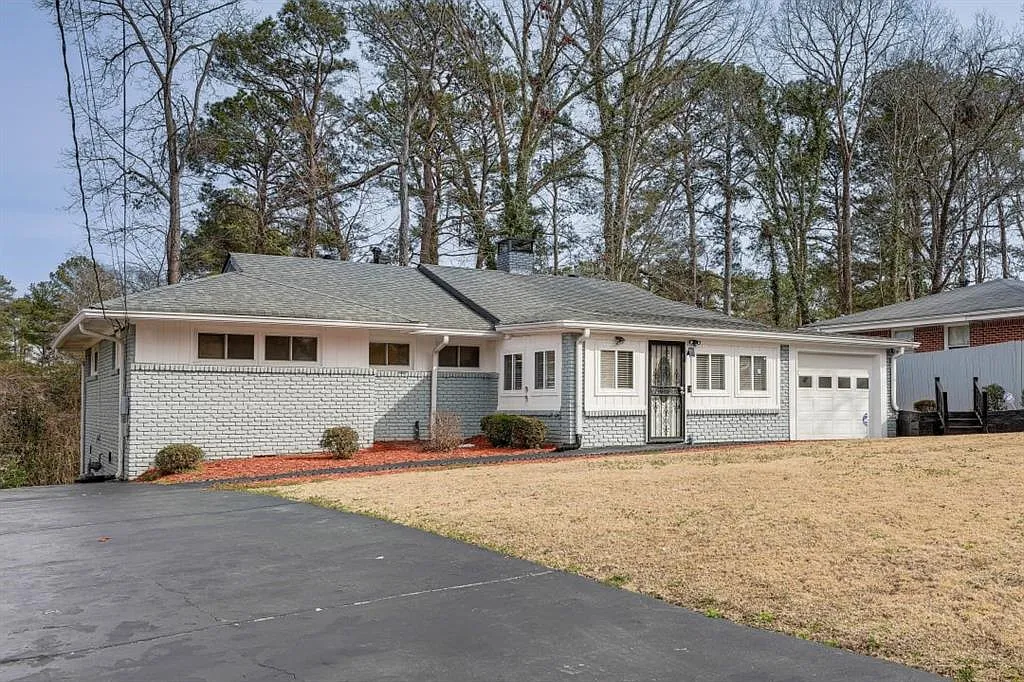3 bed, 2.0 bath, 1645 sqft, $3,200 — Photo 2