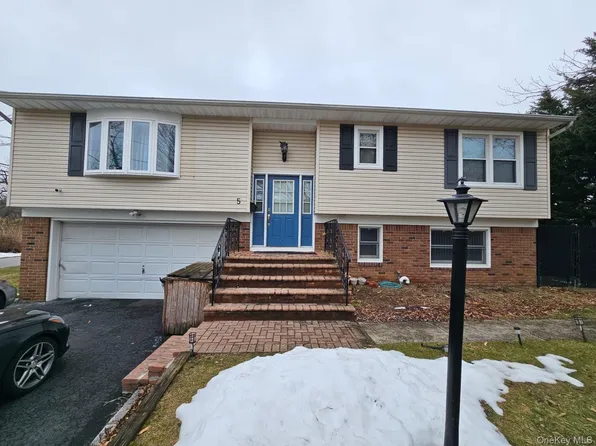 5 IRELAND PLACE, Copiague, NY 11726