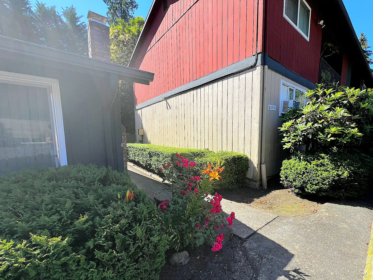 Riverside Villa — Photo 1