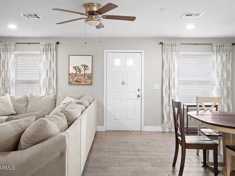 1211 W Palomino Dr — Photo 7