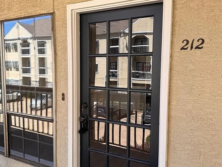 4800 W Lovers Ln #212 — Photo 22
