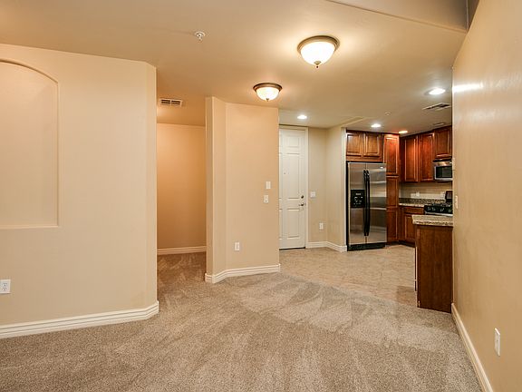 5th image of 5450 E Deer Valley Dr Unit 2011