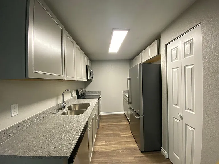 Westwood Apartments — Photo 107
