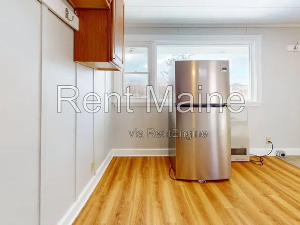 18 Main Rd, Holden, ME