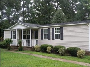 102 Grand St, Pikeville, NC 27863