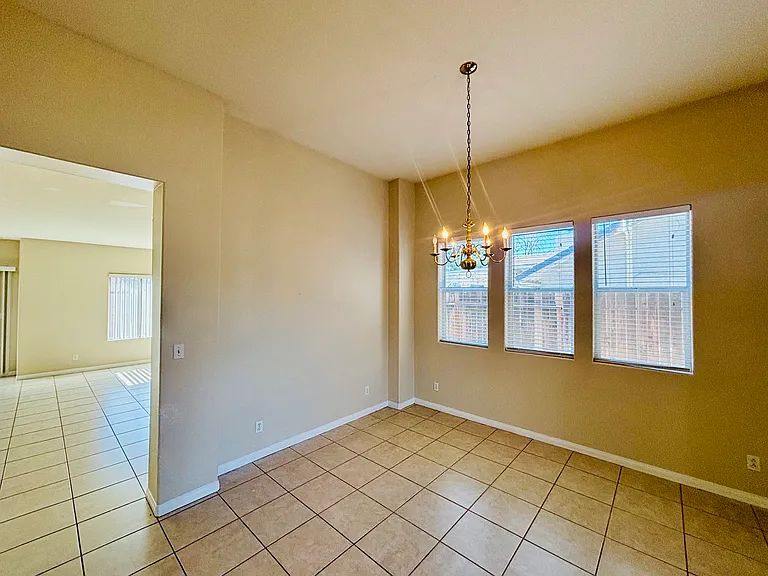 42309 Portland Ln — Photo 4