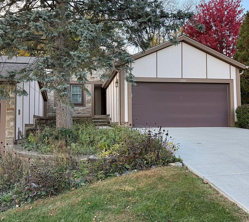2nd image of 1338 Shagbark Ln