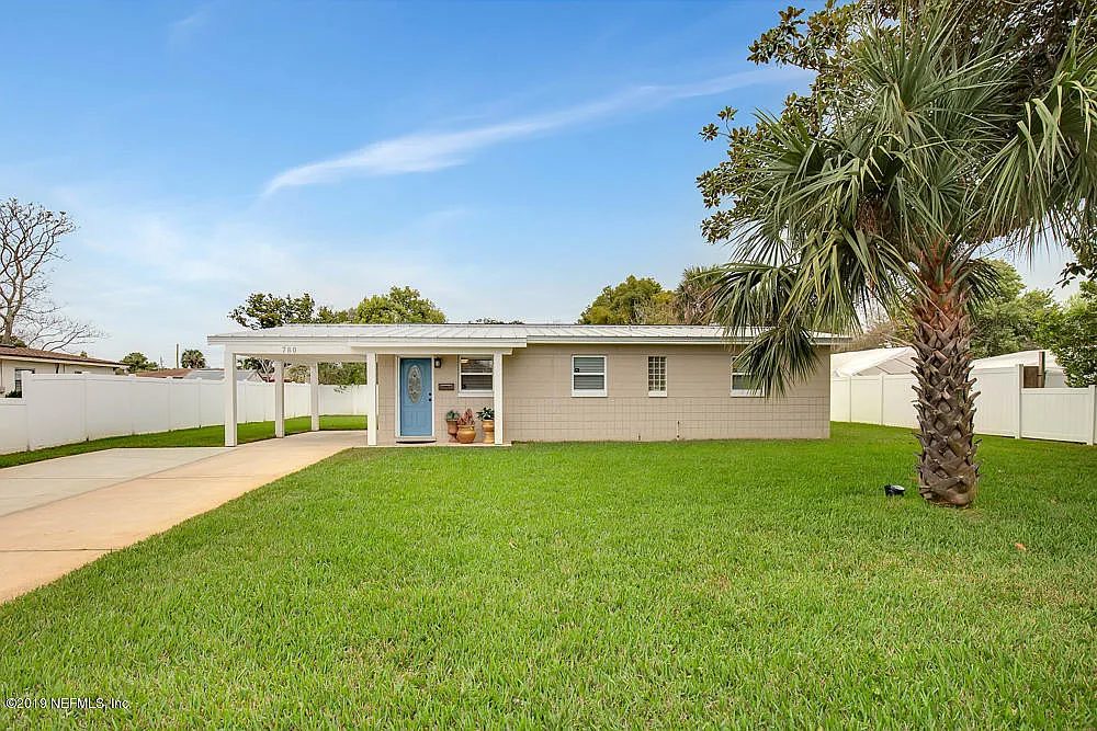 3 bed, 1.5 bath, 975 sqft, $2,400 — Photo 2